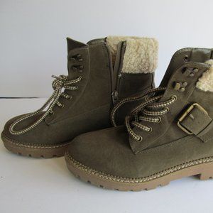 Universal Thread booties olive green shearling Sz 9